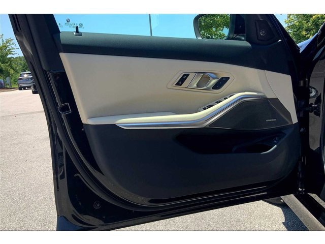 Used 2025 Black Sapphire Metallic BMW 330i image 10