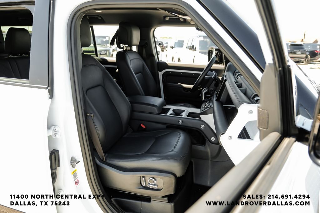 Used 2025 Fuji White Land Rover X-Dynamic SE image 26