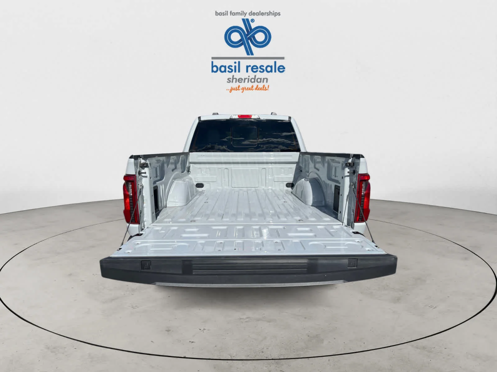 Used 2024 Avalanche Ford XLT image 11