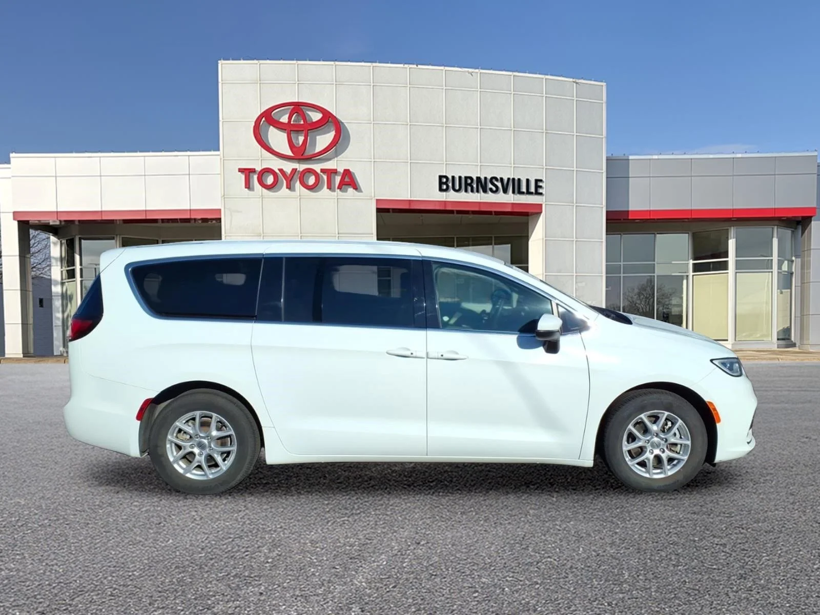 Used 2023 Chrysler Pacifica Touring L with VIN 2C4RC1BG6PR580742 for sale in Burnsville, Minnesota