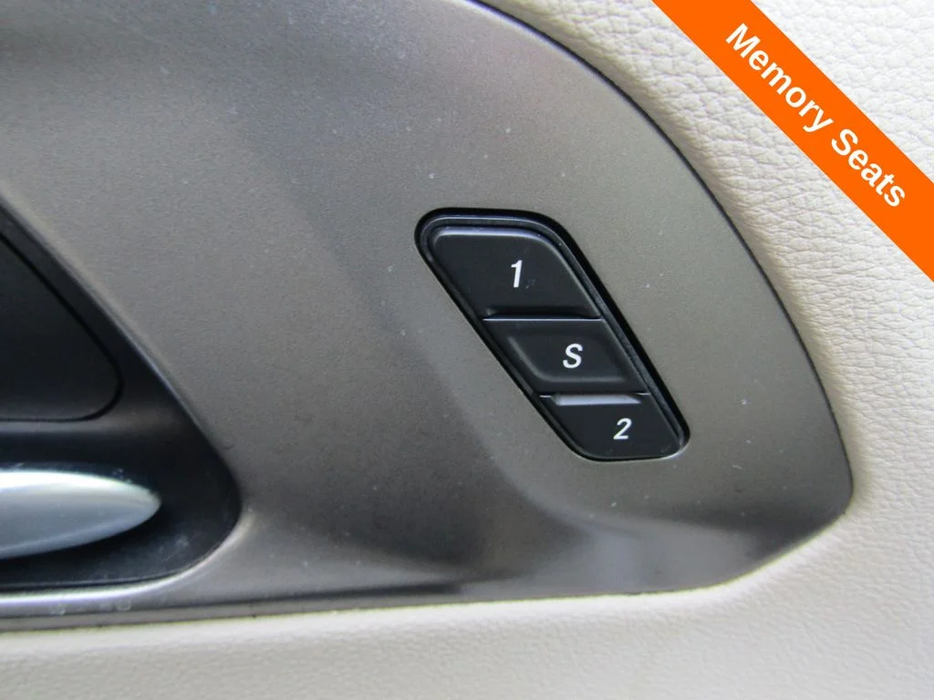 Used 2021 Gray Chrysler Touring L image 6