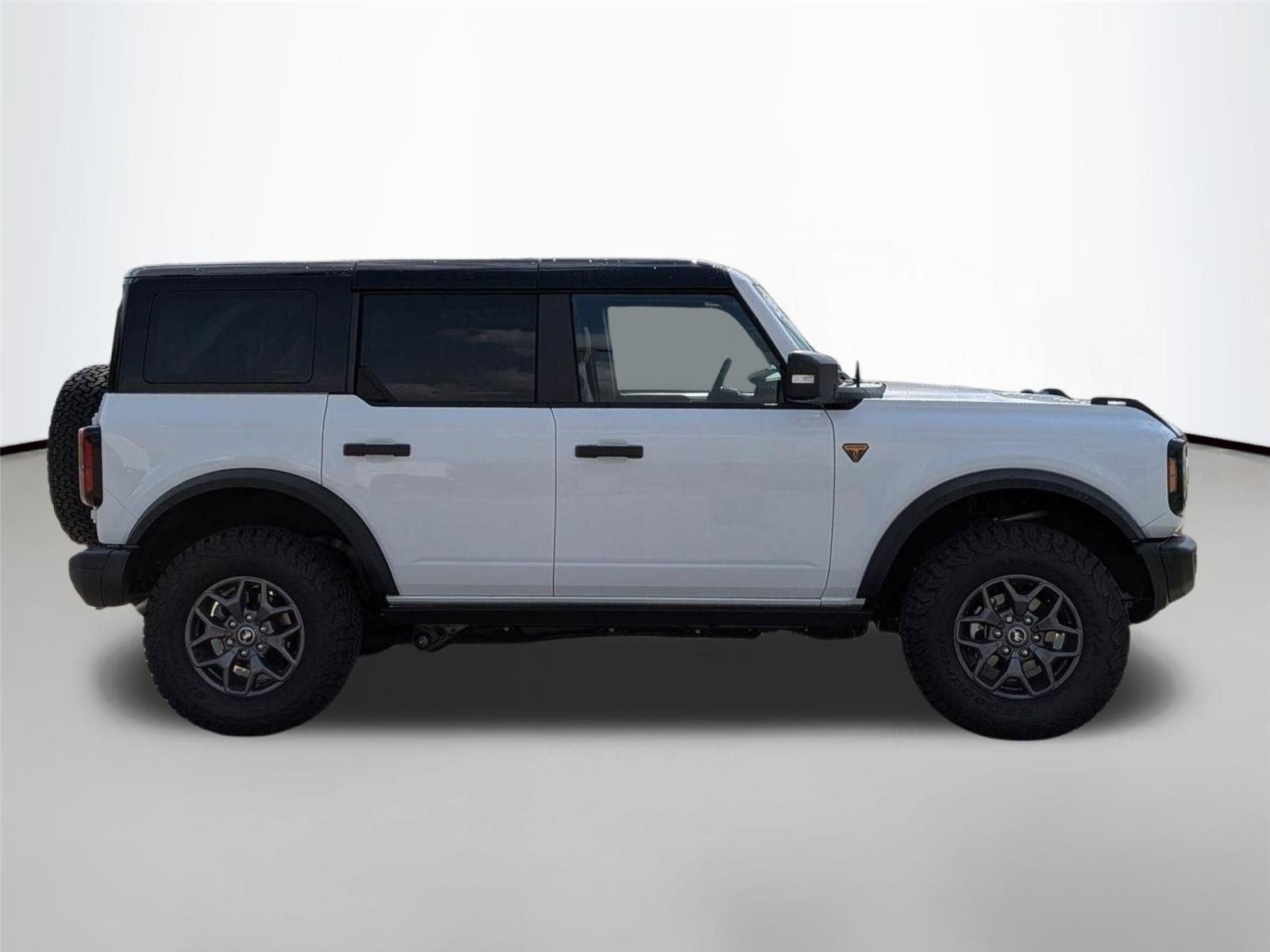 New 2025 Oxford White Ford Badlands® image 6