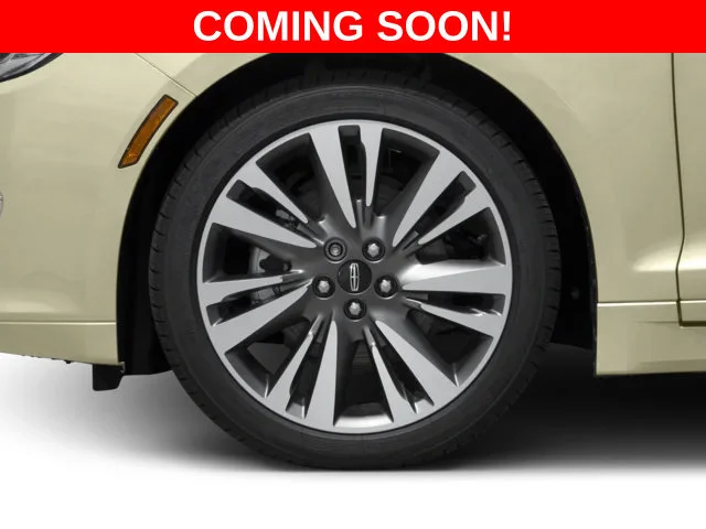 Used 2017 White Lincoln Reserve image 8