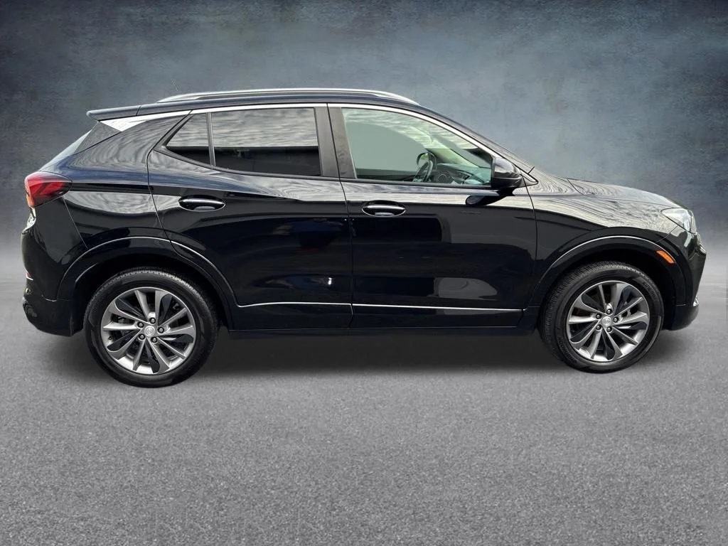 Used 2023 Black Buick Select image 7