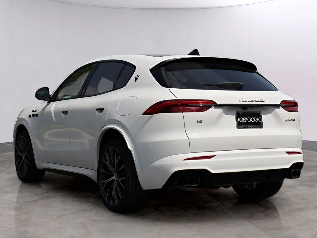 New 2026 Bianco Maserati Modena image 5