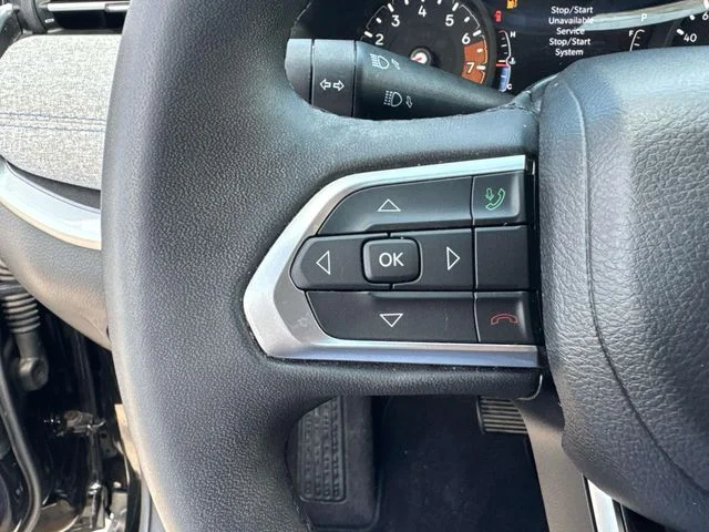 Used 2023 Black Jeep Latitude image 41