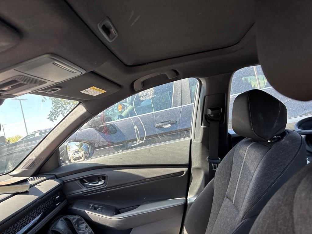 Used 2025  Honda Sport image 28