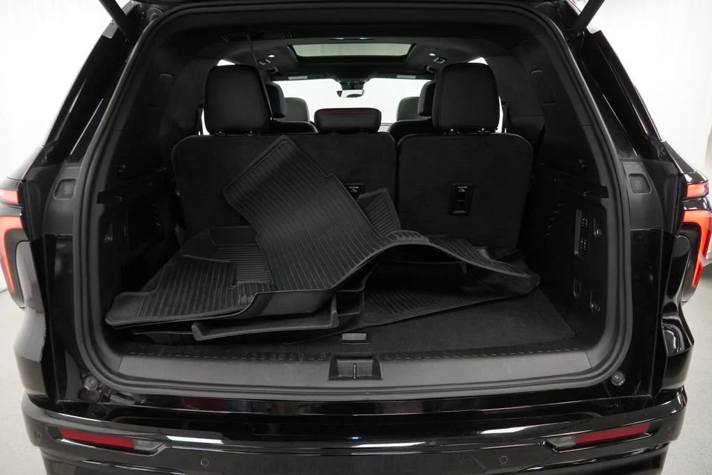 Used 2024 Mosaic Black Metallic Chevrolet RS image 28