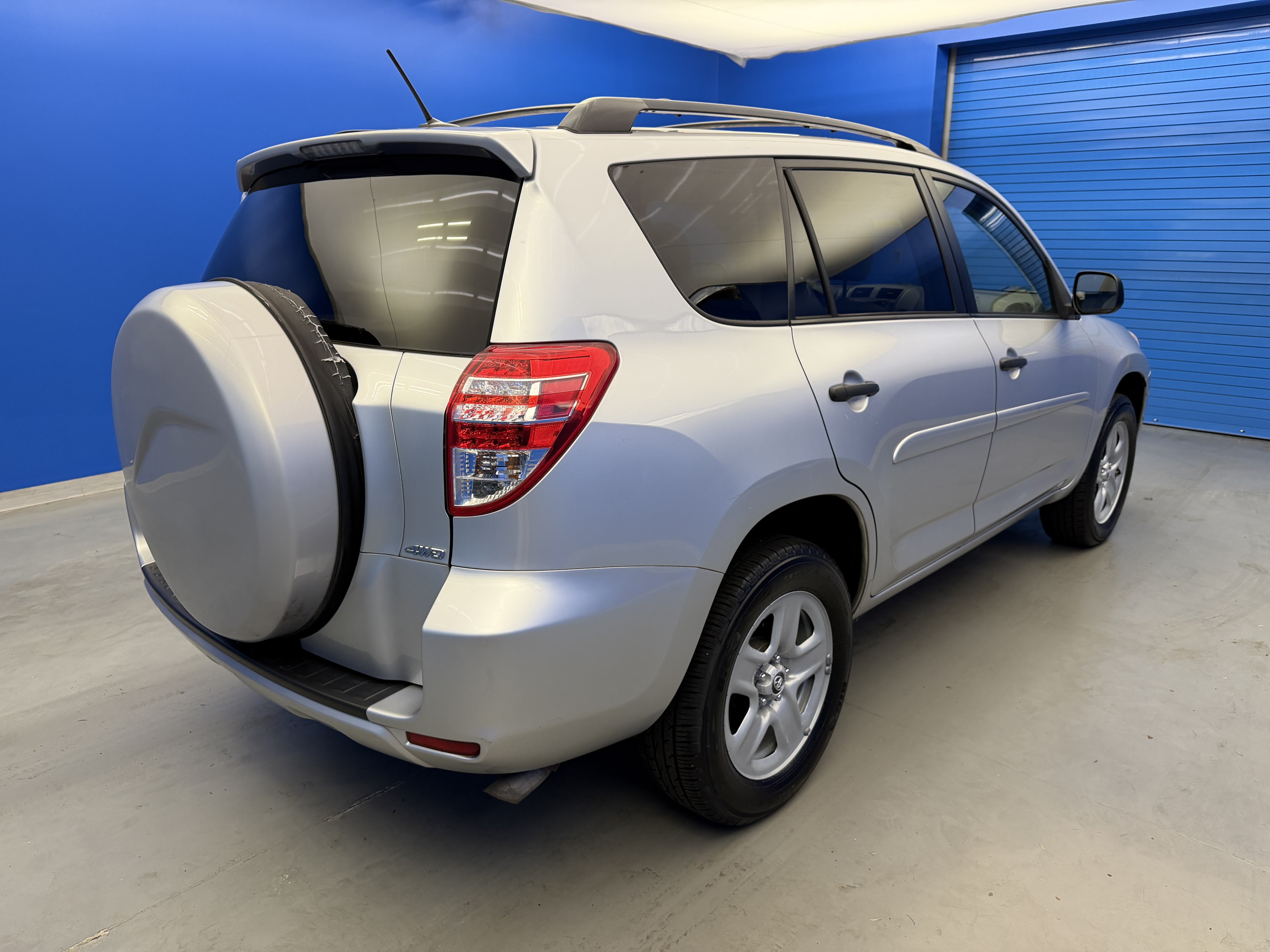 Used 2011 Classic Silver Metallic Toyota BASE image 7