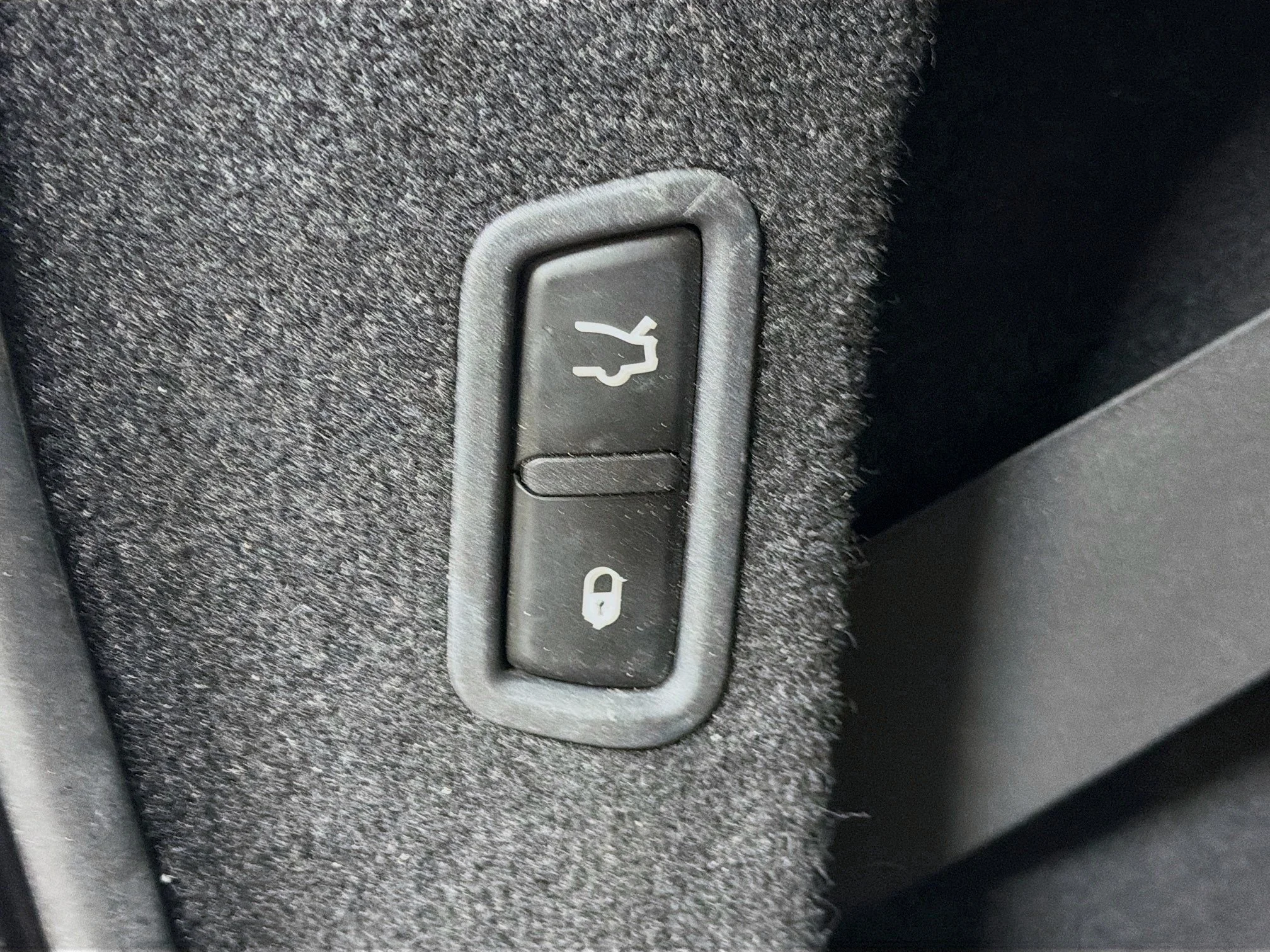 Used 2018 Gray Maserati GranLusso image 12