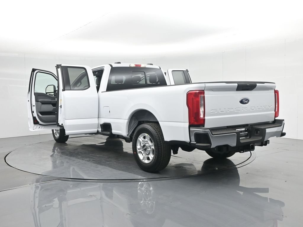 New 2026 Oxford White Ford XLT image 24