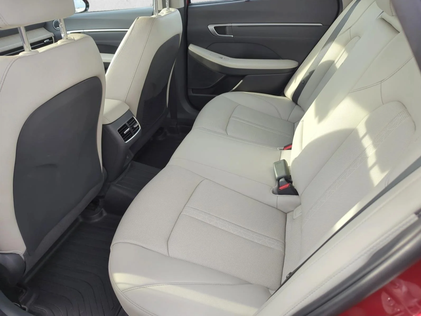 Used 2024 Ultimate Red Hyundai Limited image 8