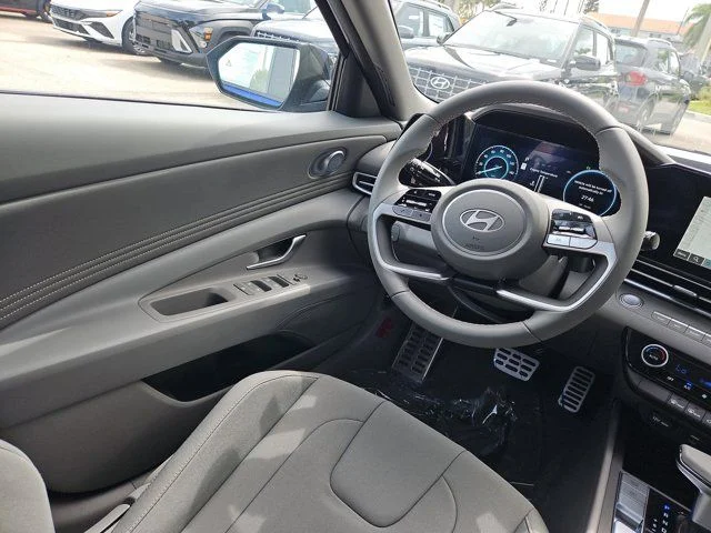 2025 Hyundai Elantra Blue - Photo 8