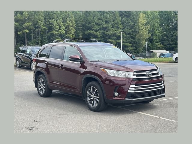 Used 2018 Red Toyota XLE image 1