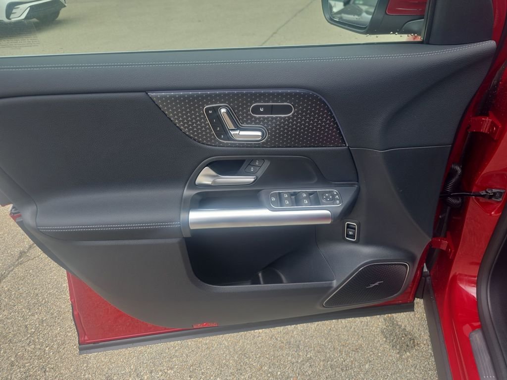New 2026 MANUFAKTUR Patagonia Red Metallic Mercedes-Benz GLA 250 image 10