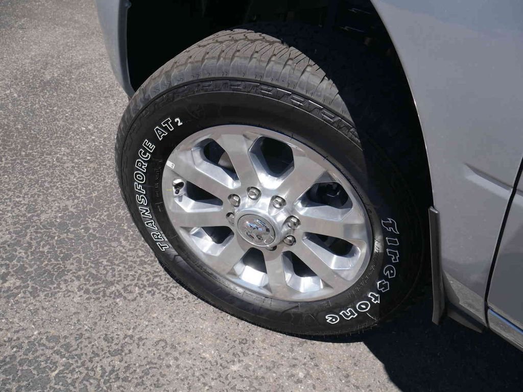New 2026 Silver-Zynith Exterior Paint RAM LARAMIE image 16