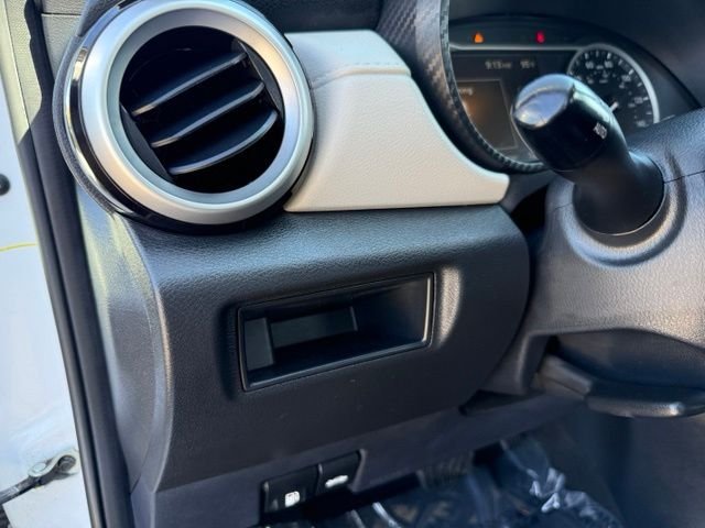 2022 Nissan Versa Sedan SV - Photo 11
