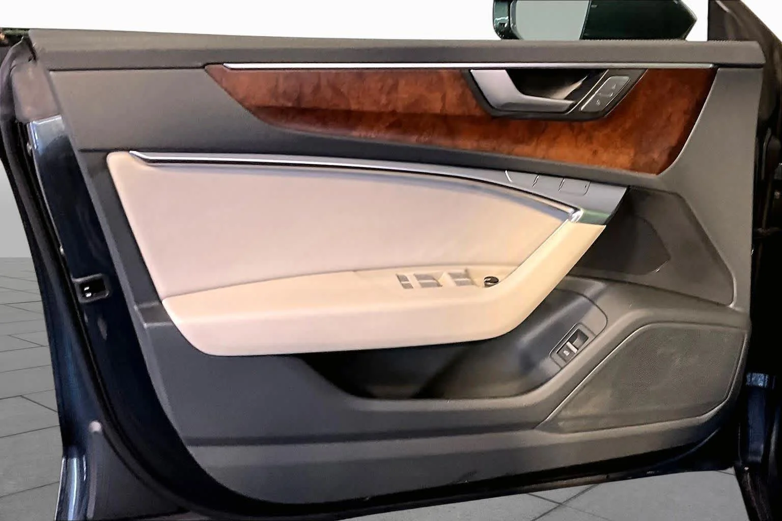 Used 2019 Triton Blue Audi Premium image 22