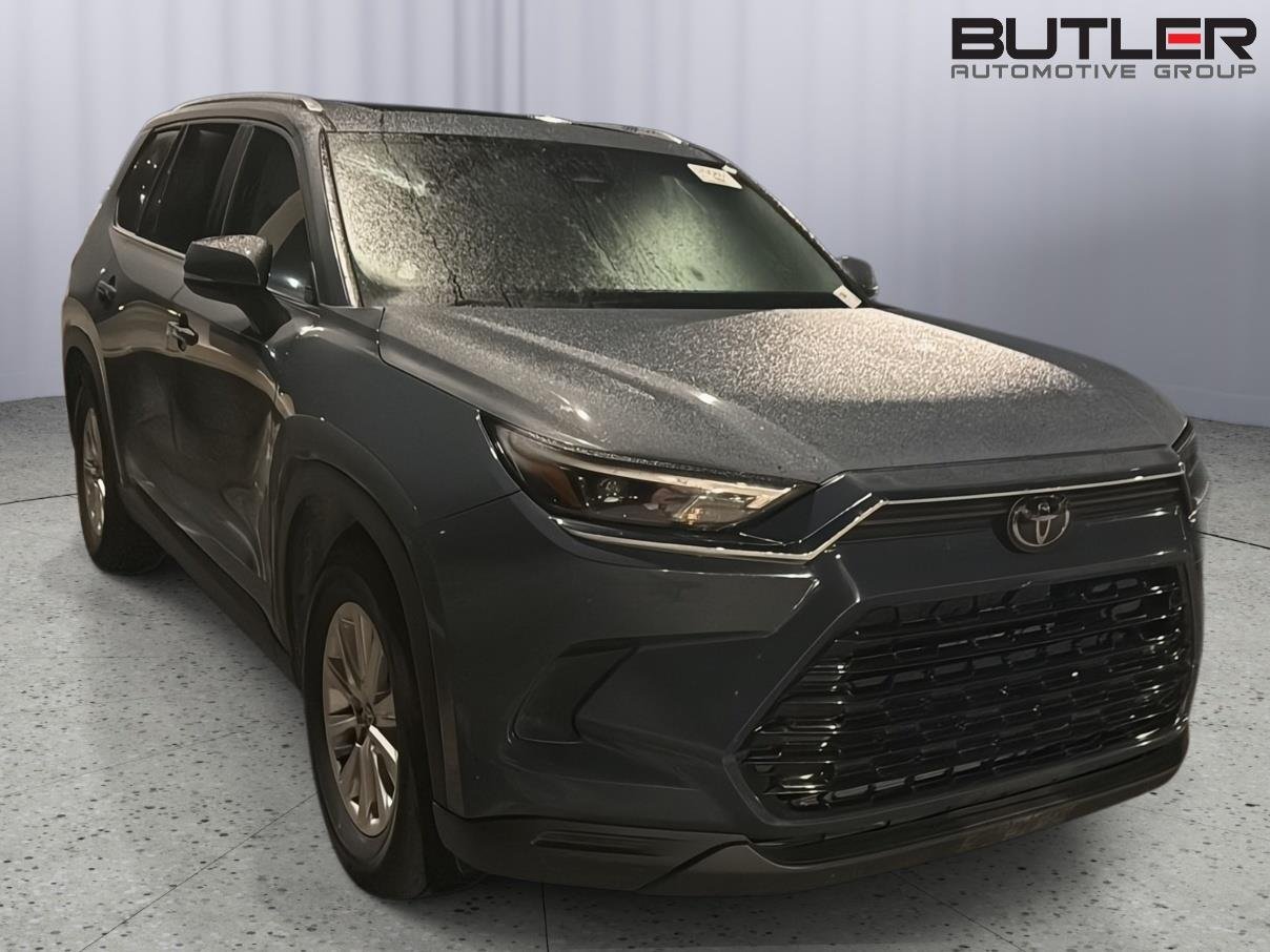 Certified Used 2025 Storm Cloud Toyota XLE image 5