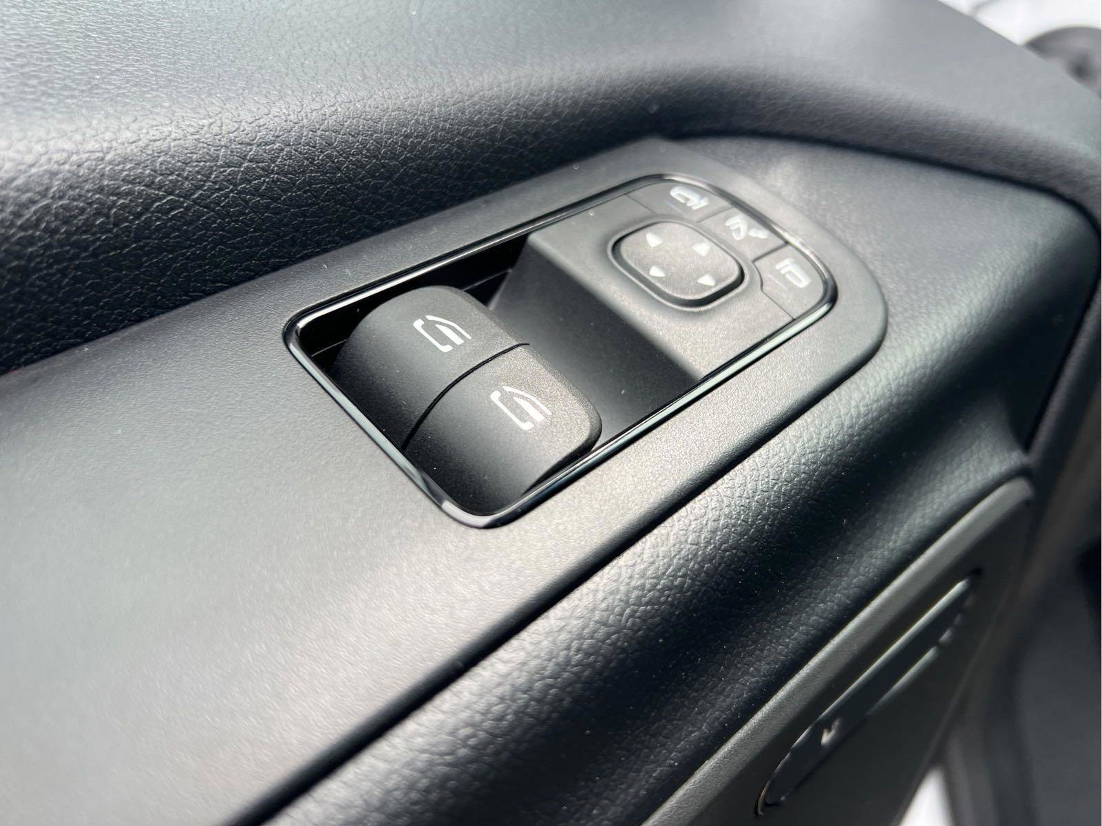 Used 2024 Arctic White Mercedes-Benz  image 19