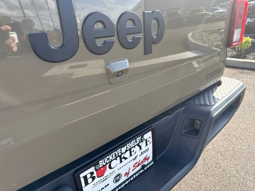 Certified Used 2020  Jeep Sport image 17