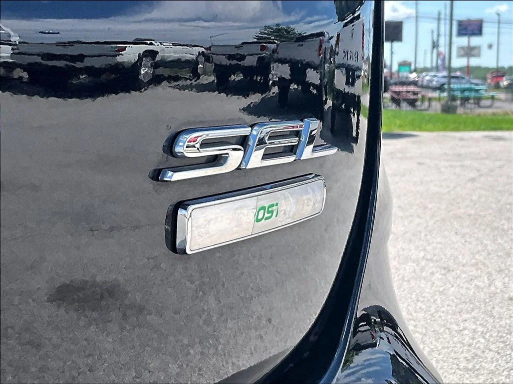 Used 2019 Black Ford SEL image 9