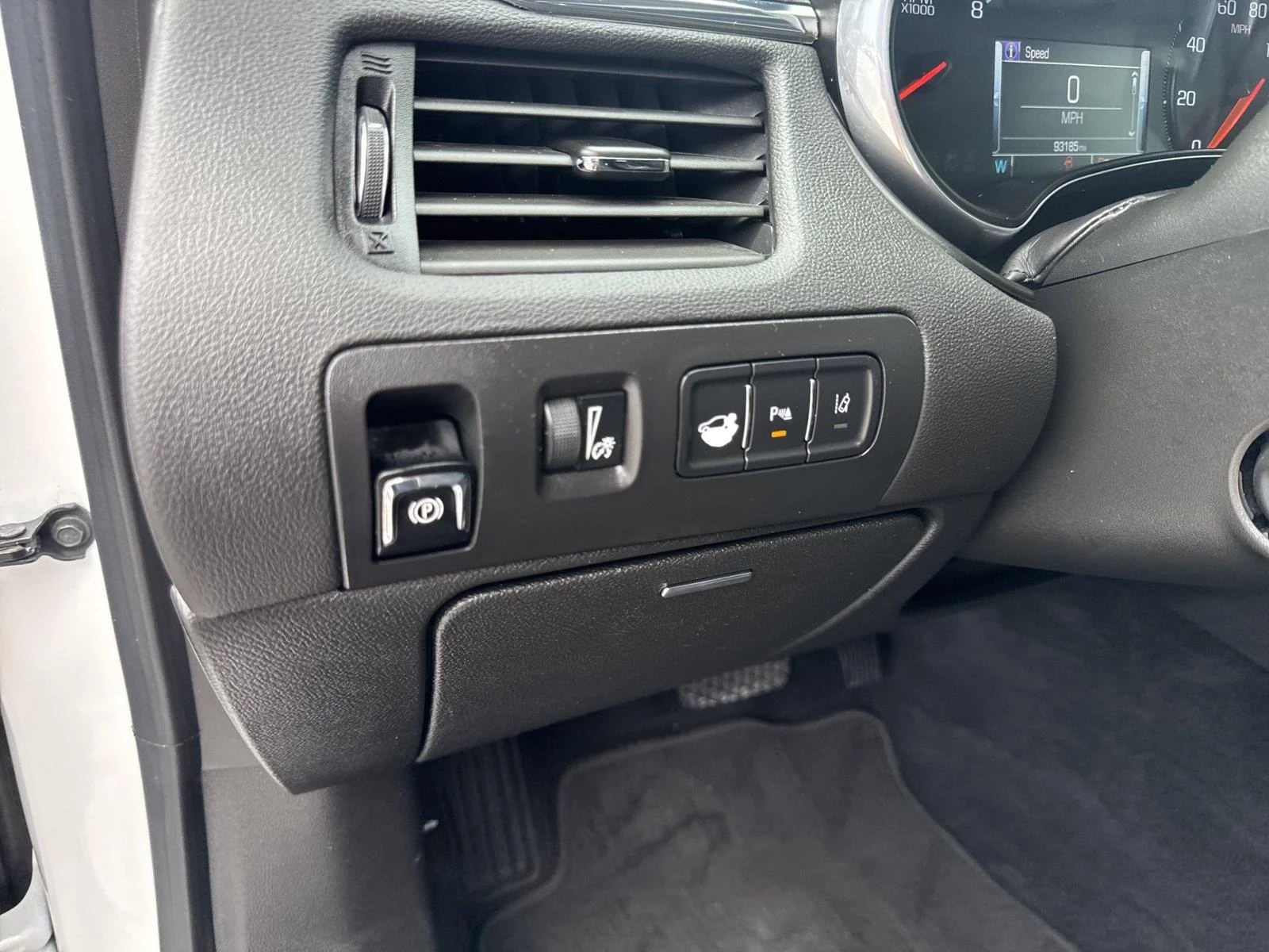 Used 2019 IRIDESCENT PEARL TRICOAT Chevrolet Premier image 20