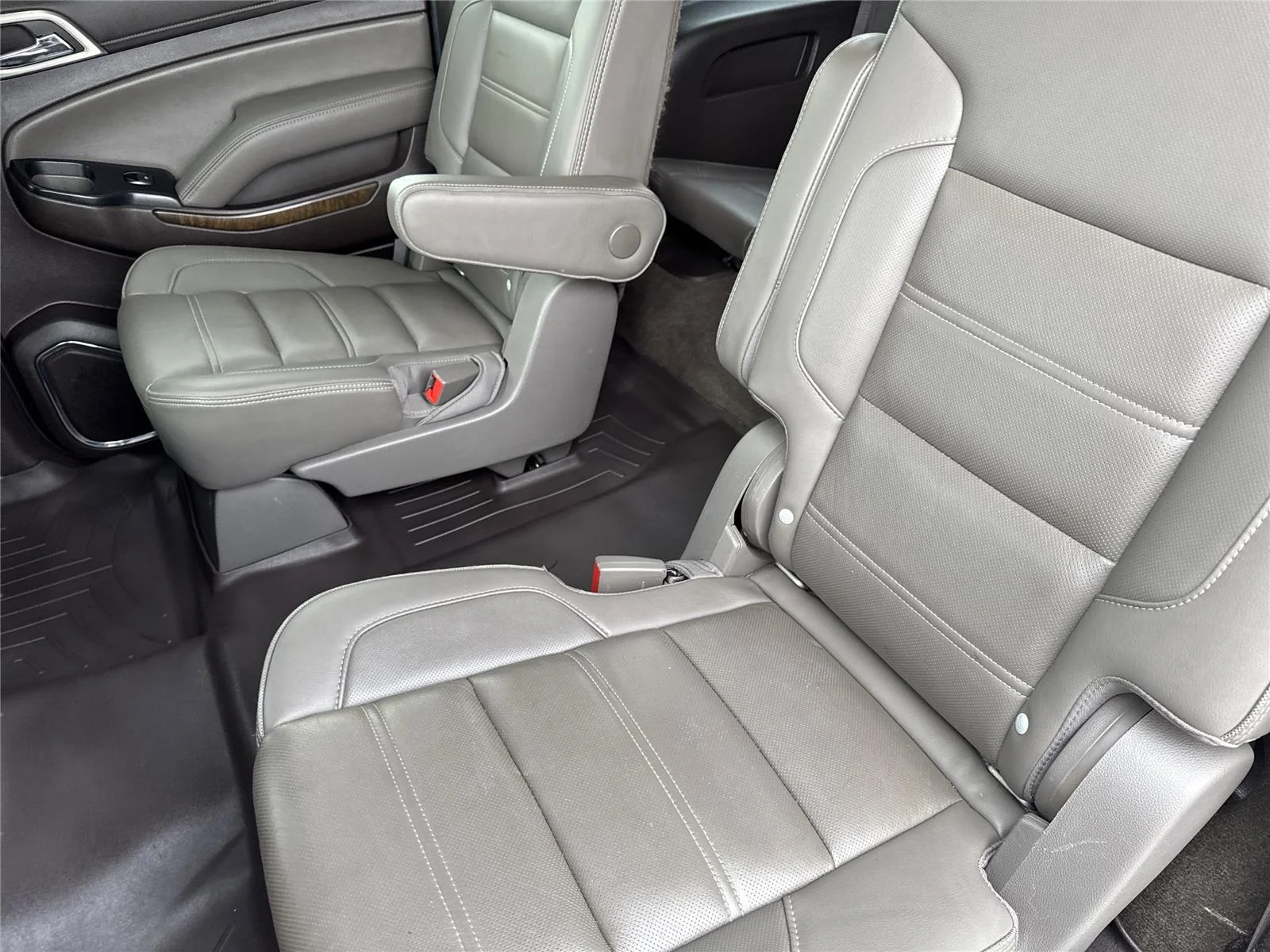 Used 2019 PEPPERDUST METALLIC GMC Denali image 33