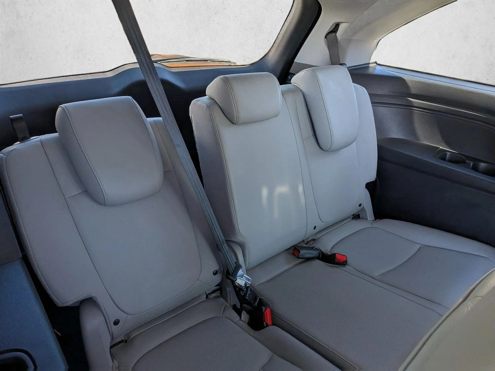 Used 2018 Silver/Gray Honda EX-L image 20