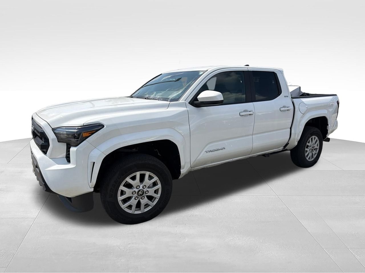 Certified Used 2025 White Toyota SR5 image 1