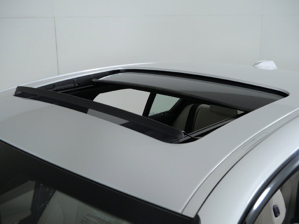 Used 2026 White BMW 330i xDrive image 18