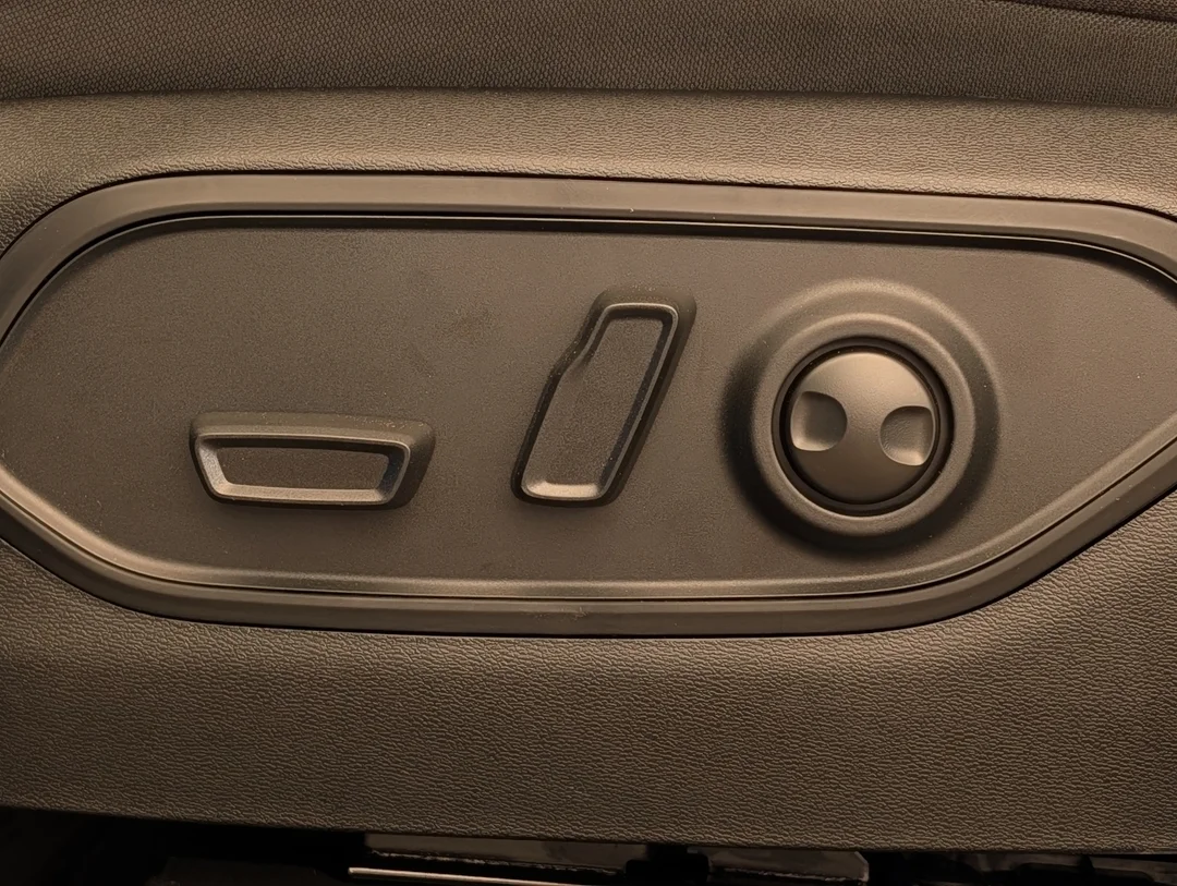 New 2026 Blue Jeep Laredo - - 4x4 - 1.6L Turbo Hybrid - Uconnect 5 w/ 12.3 Screen & More! image 14