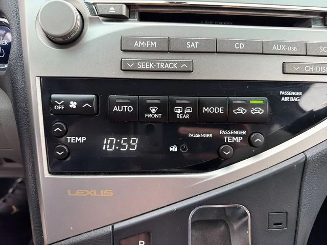 Used 2011  Lexus 450h image 21