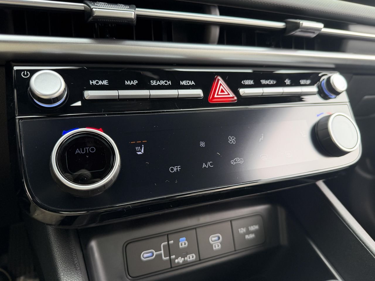 New 2026 Phantom Black Hyundai SEL AWD image 35