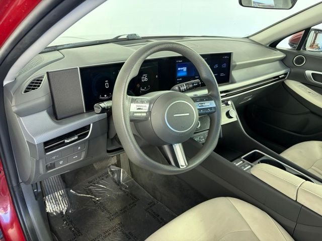Used 2025 Red Hyundai SEL image 11