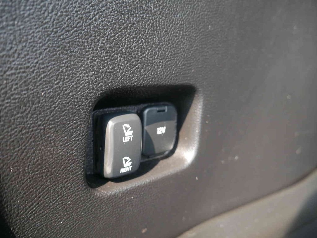 Used 2024 Blue Ford SEL image 10