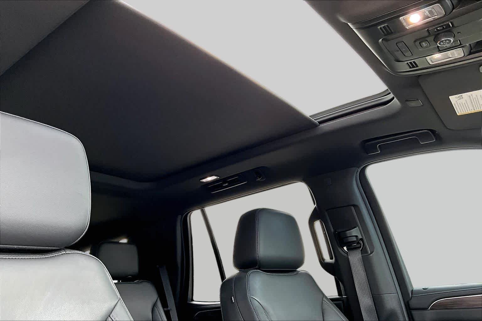 Used 2021 Black Chevrolet Z71 image 10