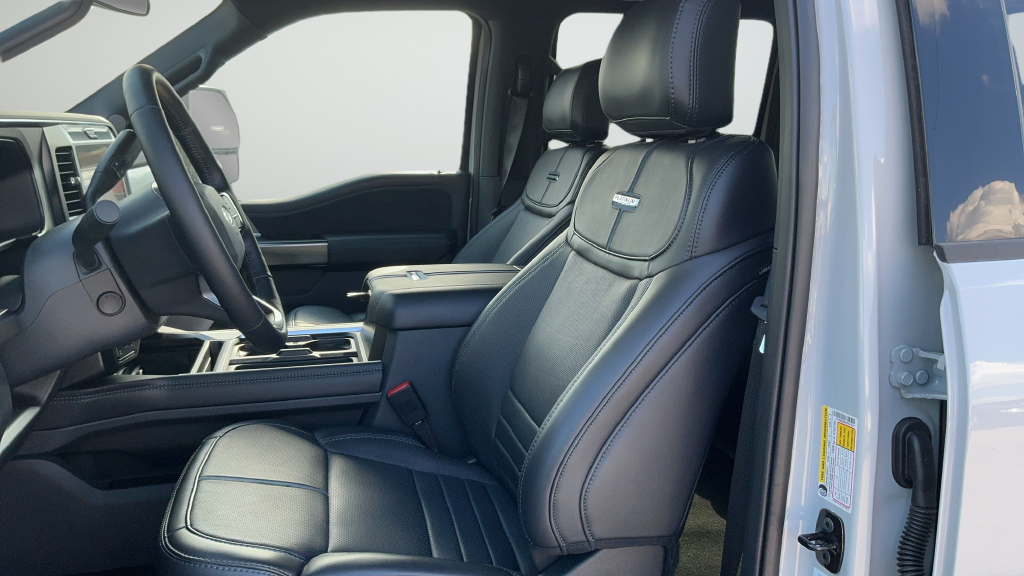 2026 Ford F-250 Super Duty Platinum - Photo 17