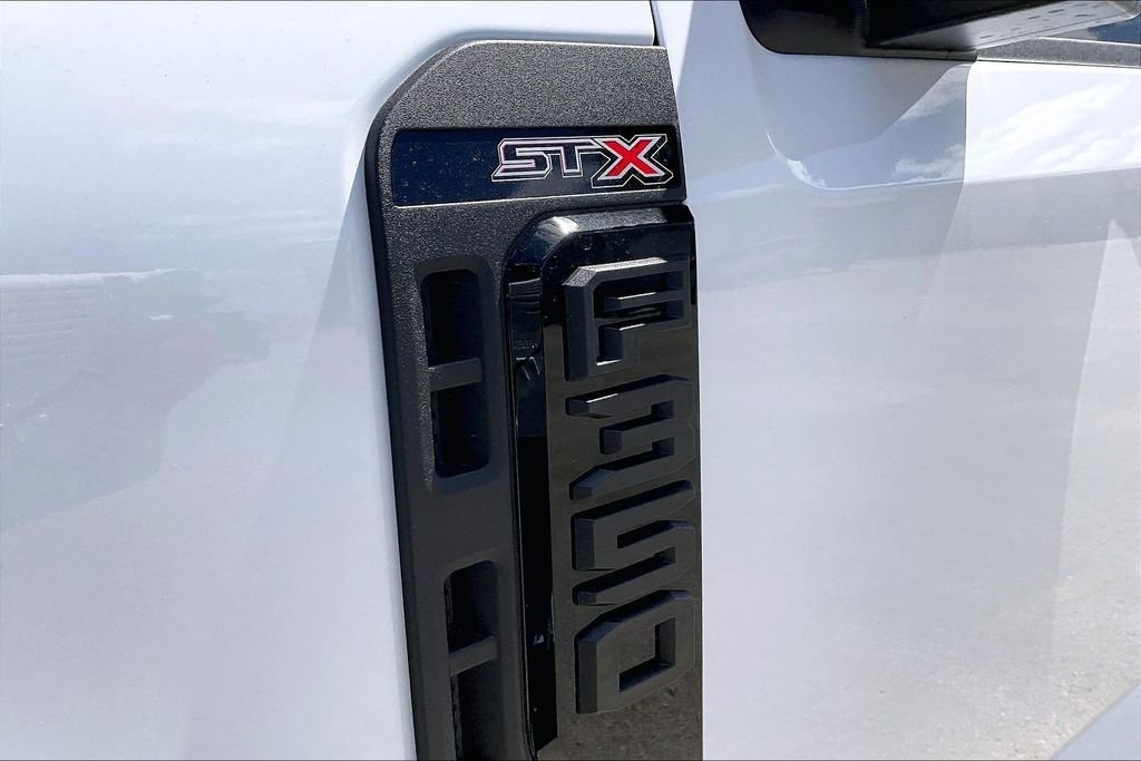 New 2026 Ford Super Duty F-350 XL 4D Crew Cab