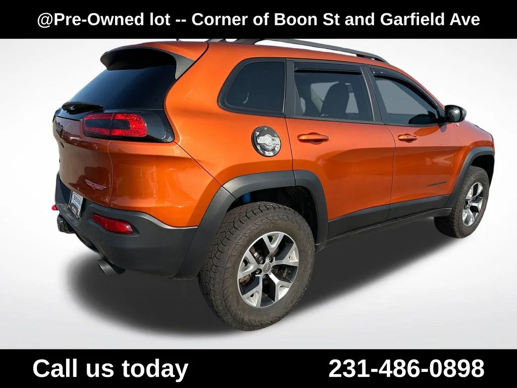 Used 2015 Orange Jeep Trailhawk image 5