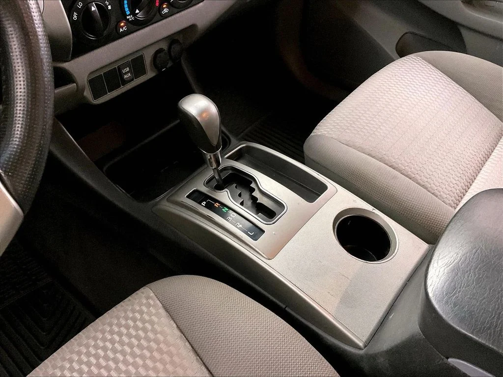 Used 2014 Blue Toyota Base image 19