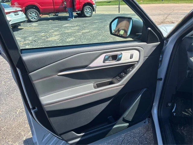 New 2026 Space White Metallic Ford Active image 41