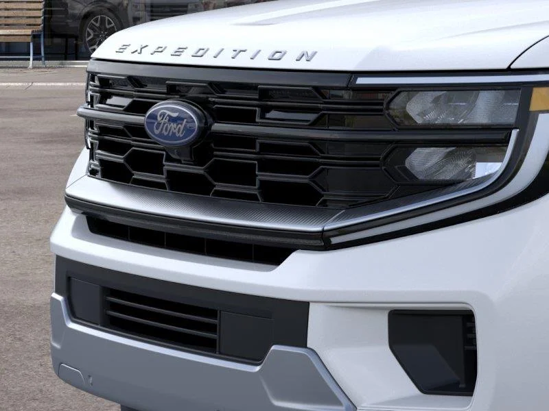 New 2026 Star White Metallic Tri-Coat Ford MAX Platinum® image 17