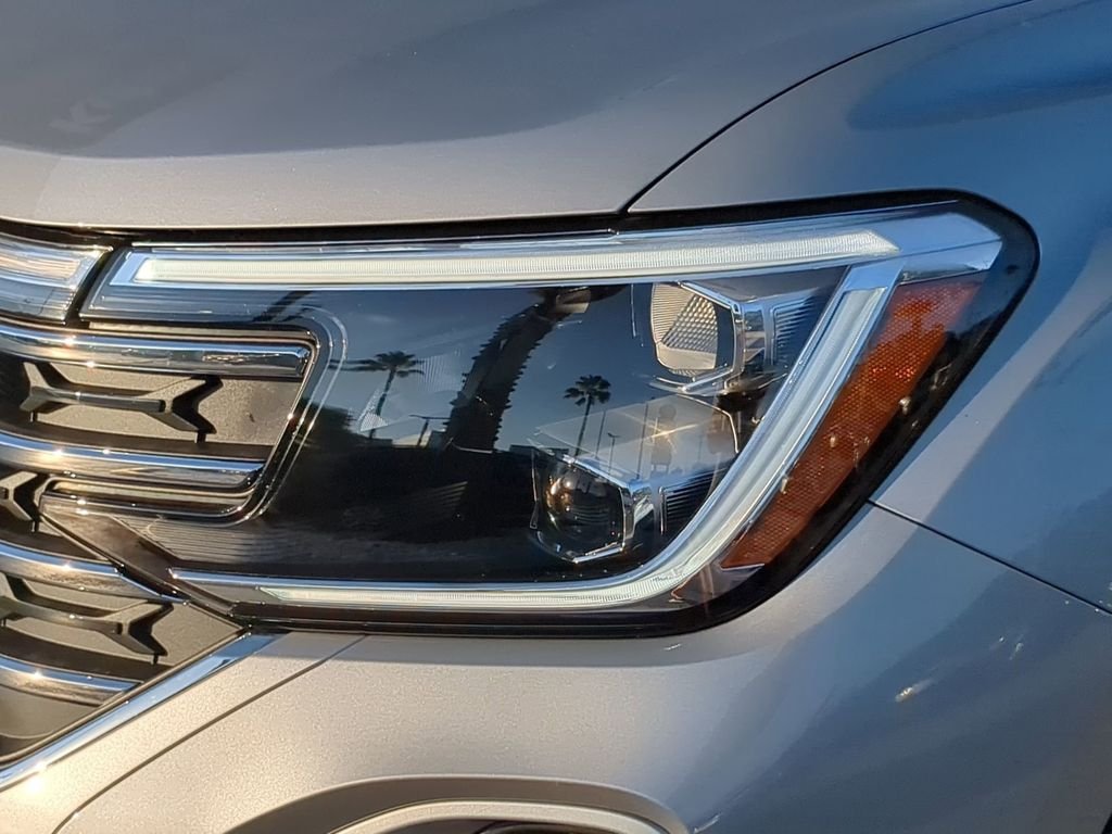 New 2026 Silver Volkswagen 2.0T SE w/Technology image 7
