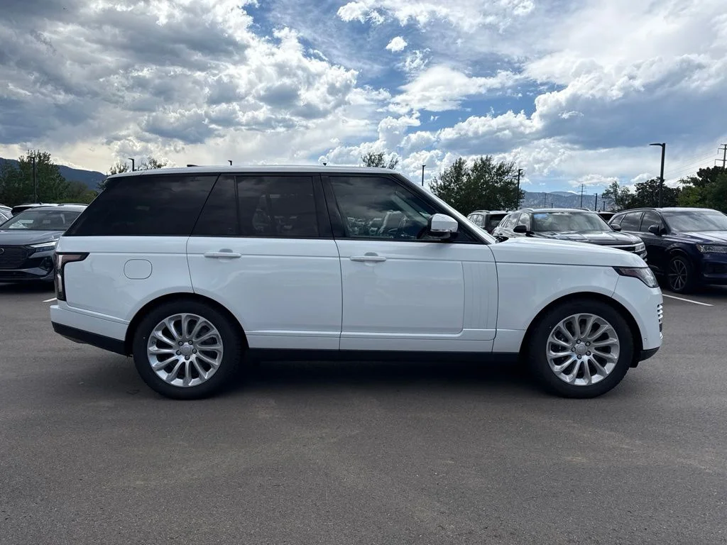 Used 2020 White Land Rover HSE image 6