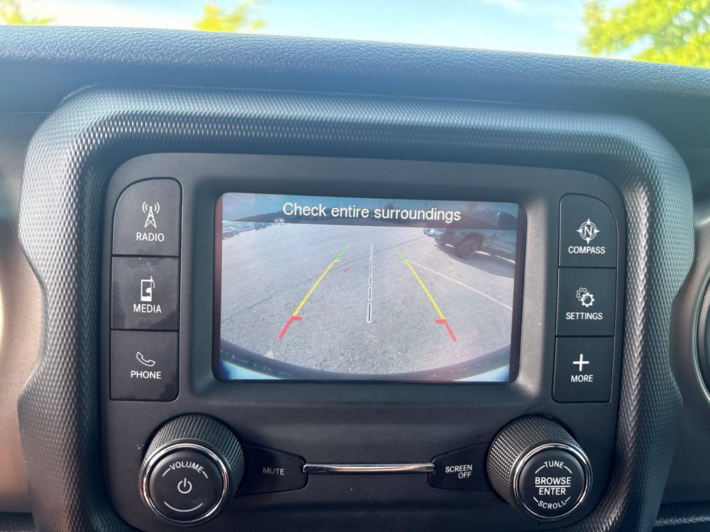Used 2019 Silver Jeep Sport S image 18