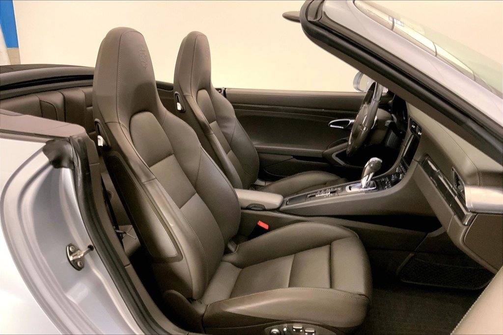 Used 2014 Rhodium Silver Metallic Porsche Turbo image 6