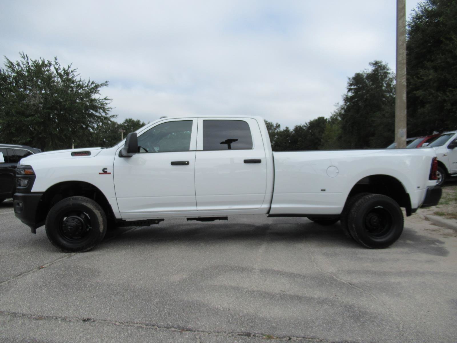 New 2027 Bright White Clear-Coat Exterior Paint RAM Tradesman image 4