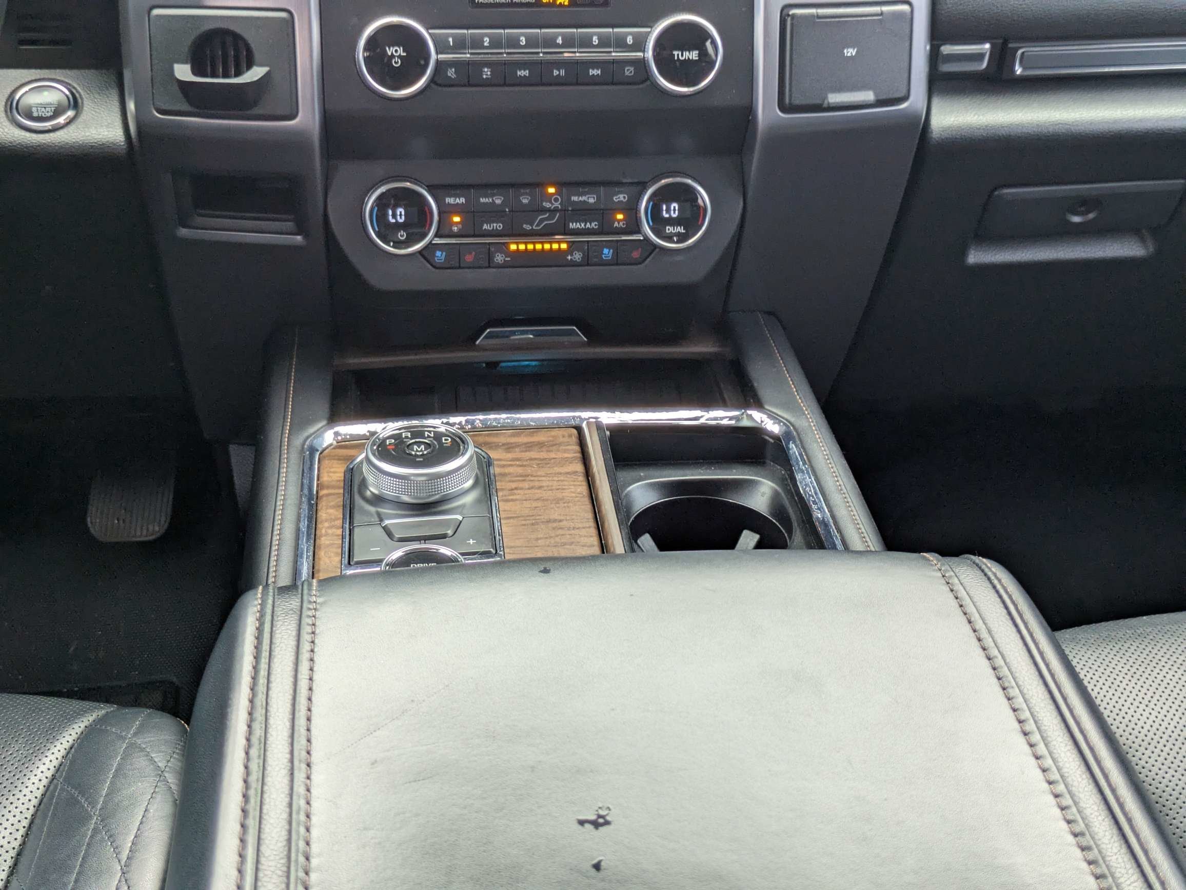 Used 2019 Black Ford Platinum image 17