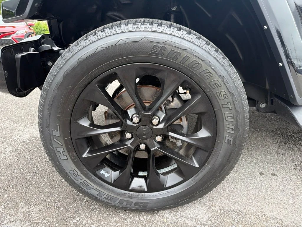 Used 2023 Black Jeep Overland image 11